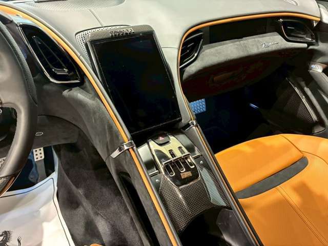 FERRARI Roma