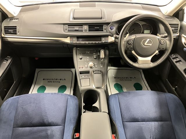 LEXUS CT200h