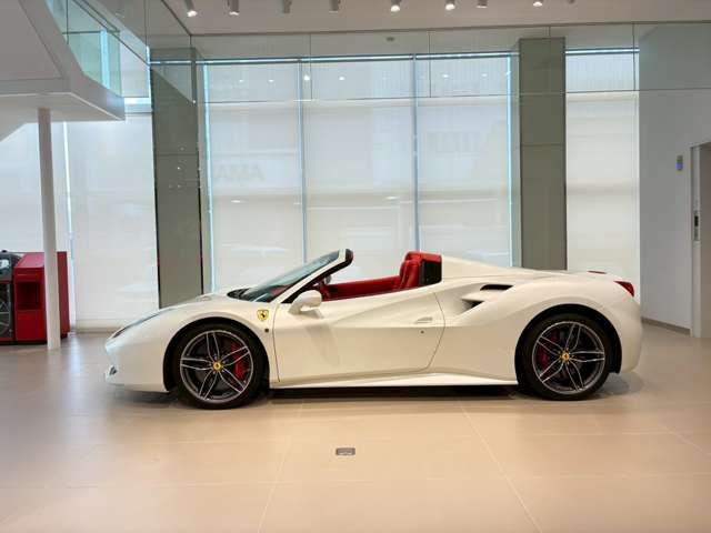 FERRARI 488SPIDER