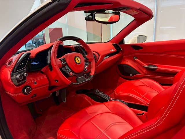 FERRARI 488SPIDER