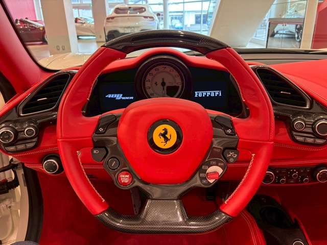FERRARI 488SPIDER