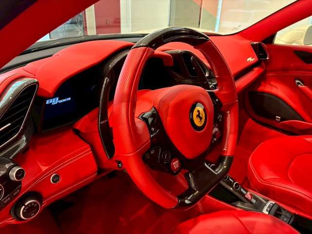FERRARI 488SPIDER