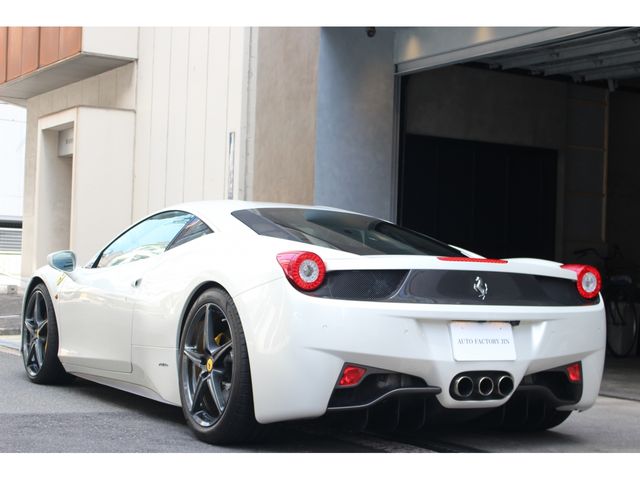 FERRARI 458 Italia