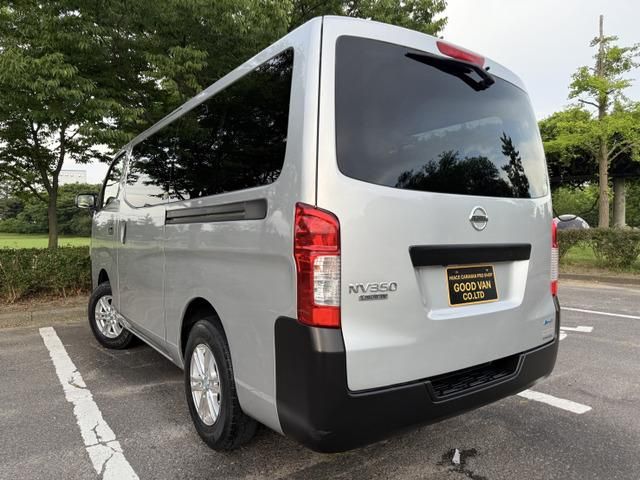 NV350 CARAVAN 4WD