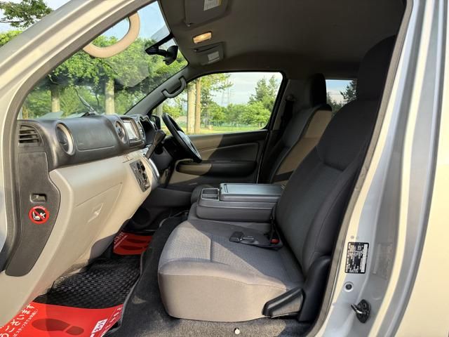 NV350 CARAVAN 4WD