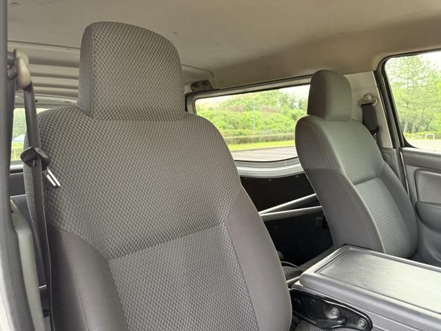 NV350 CARAVAN 4WD