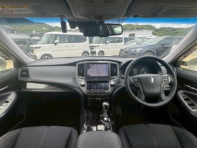 CROWN sedan hybrid