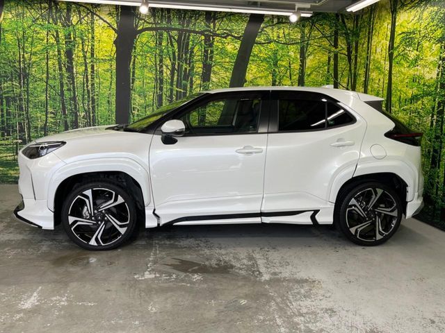 YARIS CROSS HYBRID