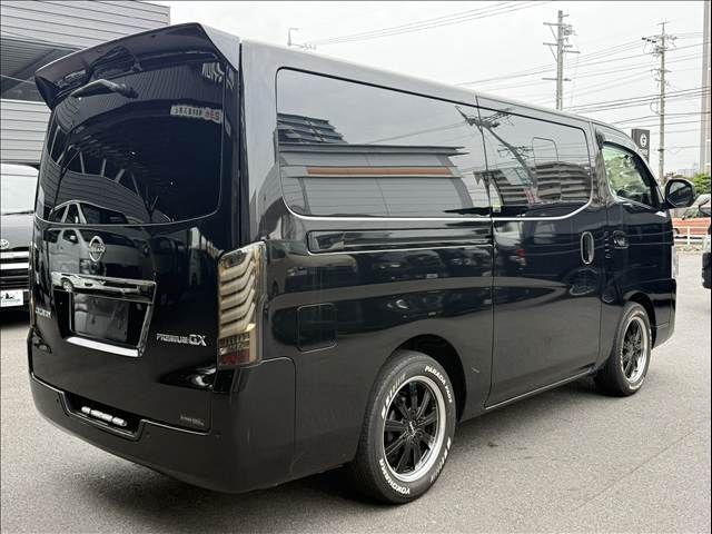 CARAVAN van 2WD