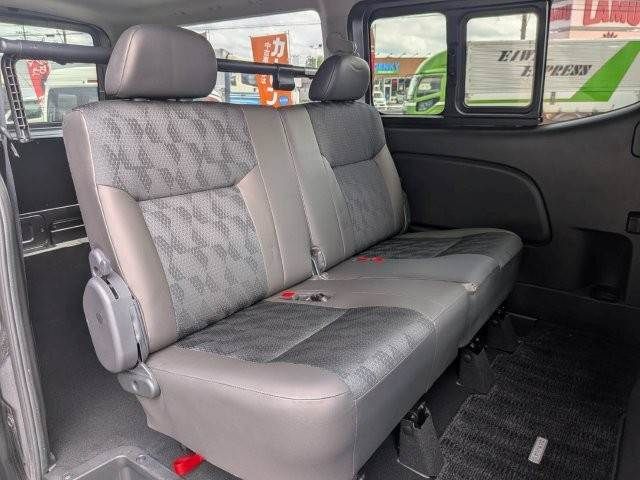 CARAVAN van 2WD