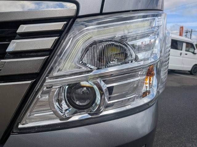 CARAVAN van 2WD