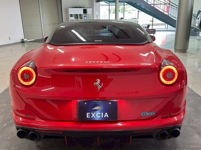 FERRARI California T