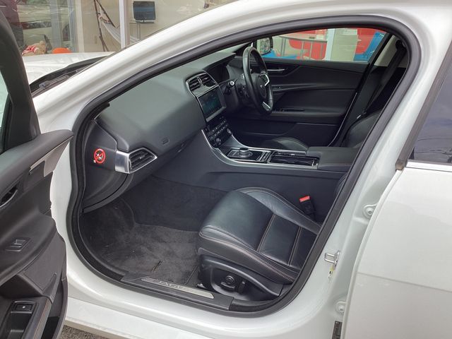 JAGUAR XEseries