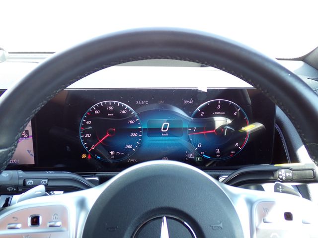 MERCEDES BENZ GLB