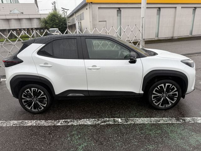 YARIS CROSS HYBRID