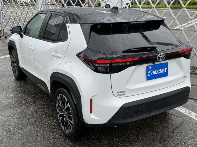 YARIS CROSS HYBRID
