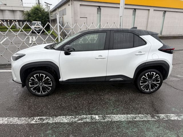 YARIS CROSS HYBRID