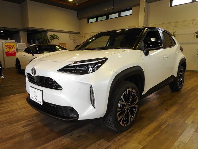 YARIS CROSS