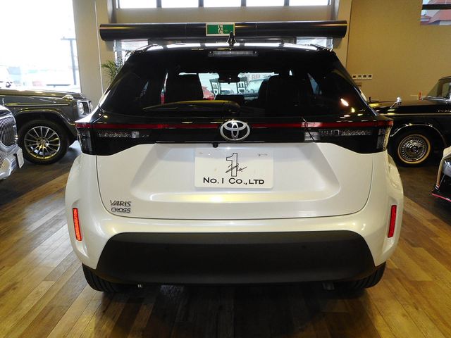 YARIS CROSS
