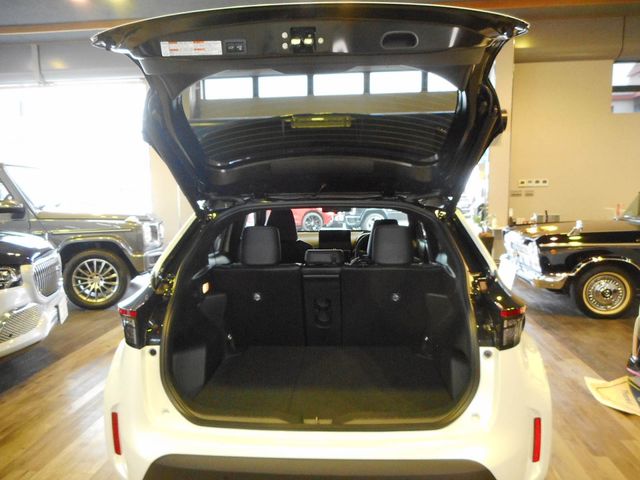 YARIS CROSS