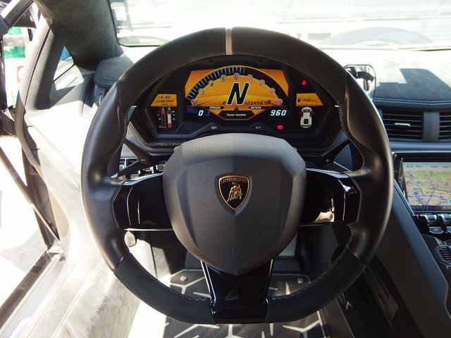 LAMBORGHINI Aventador