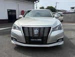 CROWN sedan hybrid