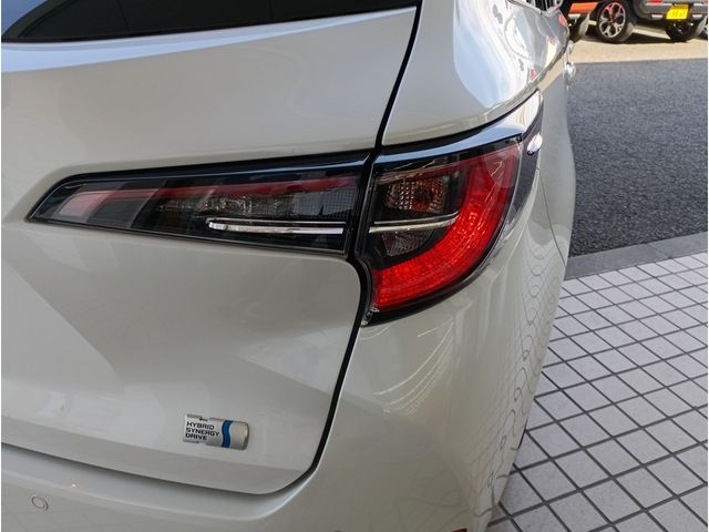 COROLLA TOURING HYBRID 4WD