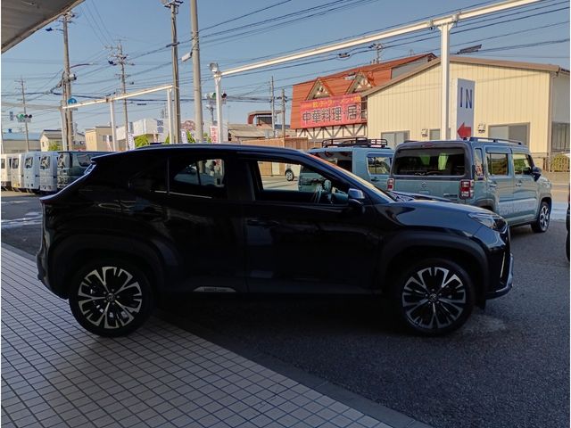 YARIS CROSS HYBRID