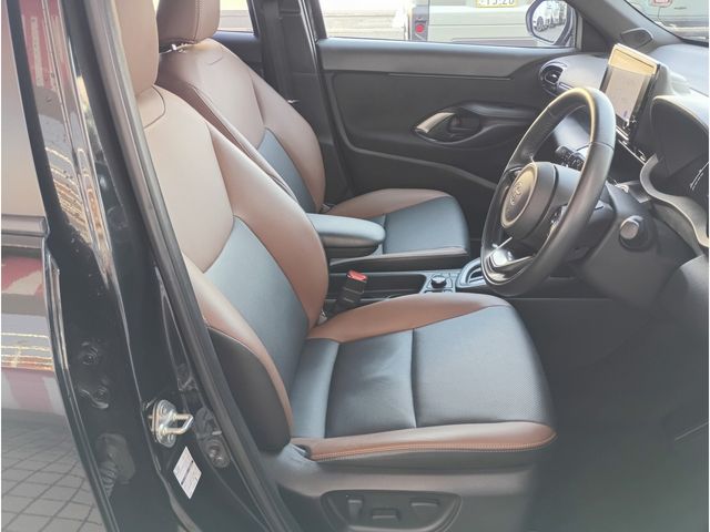 YARIS CROSS HYBRID