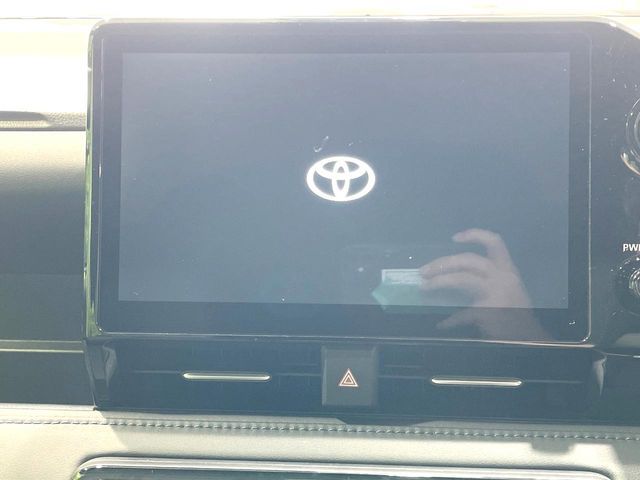 VOXY HYBRID