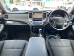 CROWN sedan hybrid