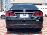 CROWN sedan hybrid