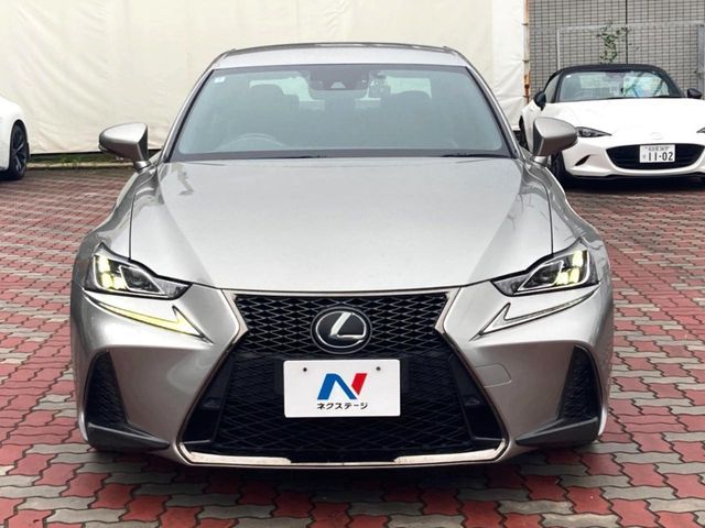 LEXUS IS300