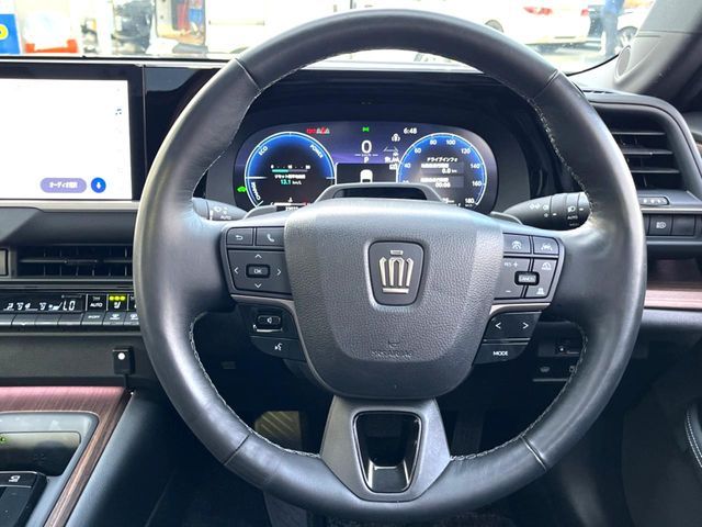CROWN sedan hybrid