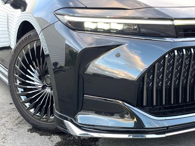 CROWN sedan hybrid