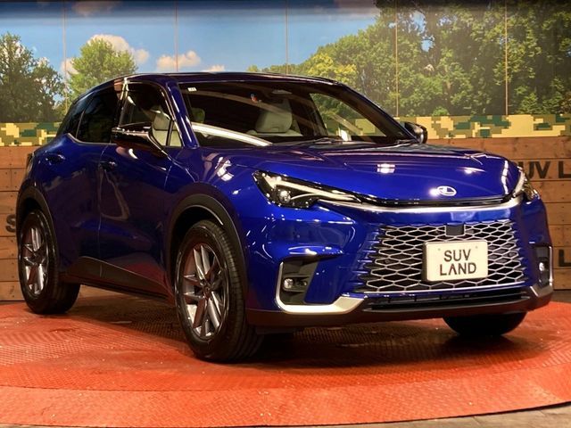 LEXUS LBX