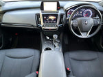 CROWN sedan hybrid