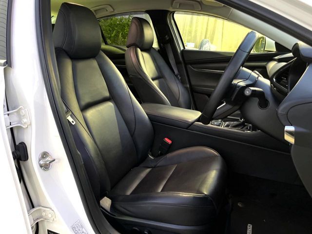 MAZDA3 SEDAN