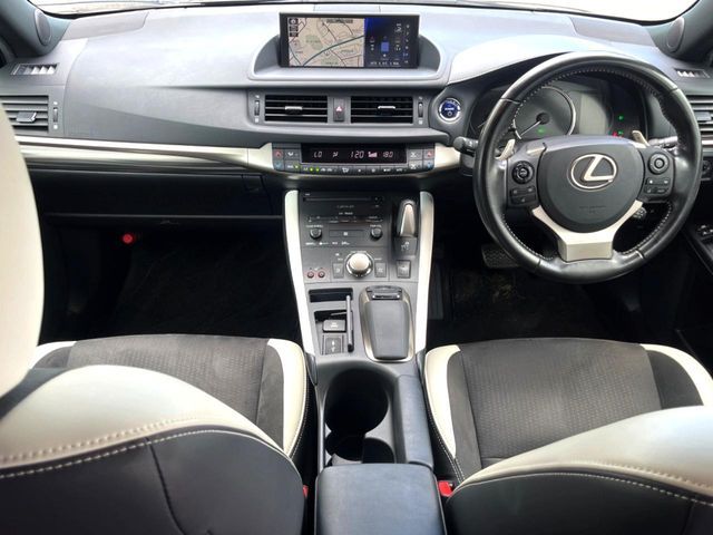 LEXUS CT200h