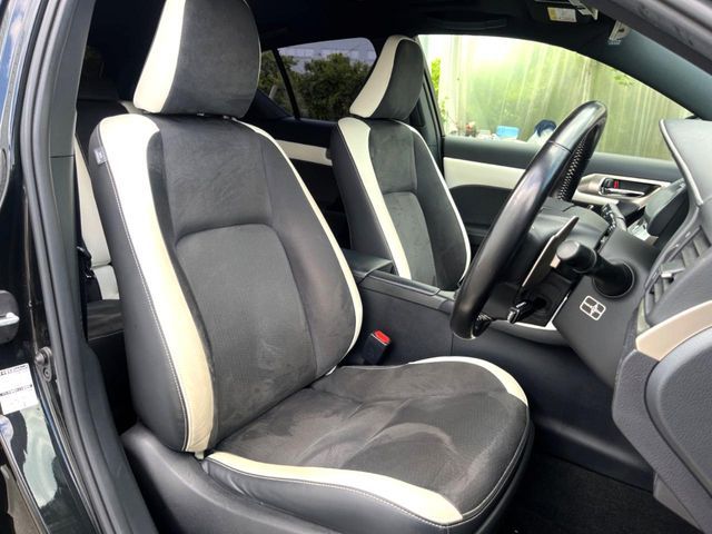 LEXUS CT200h