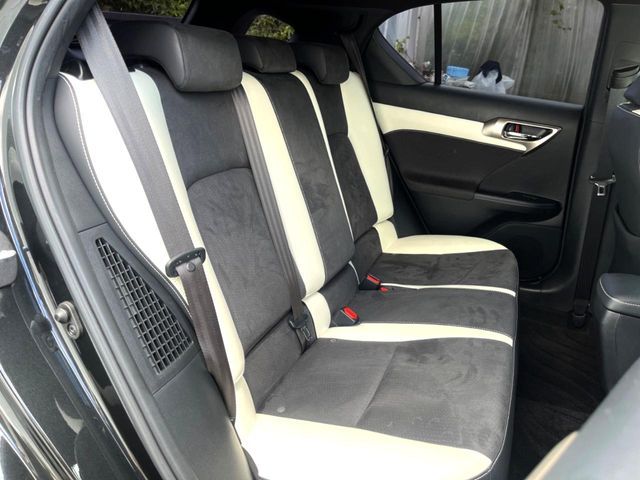 LEXUS CT200h