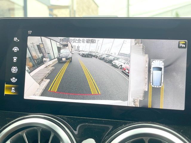 MERCEDES BENZ GLB