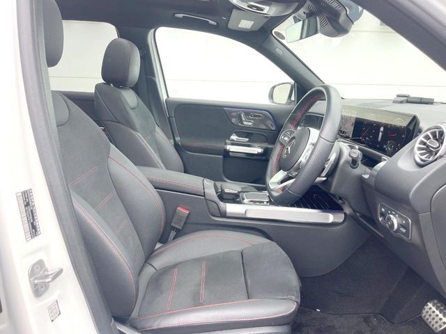 MERCEDES BENZ GLB