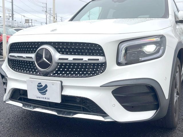 MERCEDES BENZ GLB