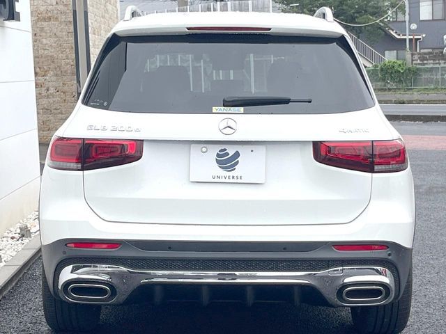 MERCEDES BENZ GLB