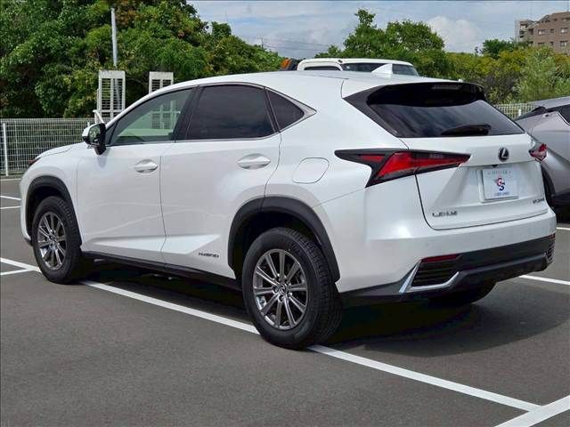 LEXUS NX300h