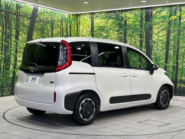 SIENTA HYBRID