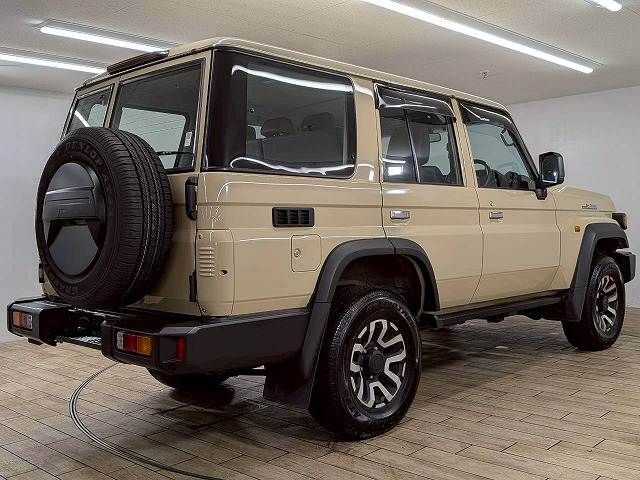 LANDCRUISER 70