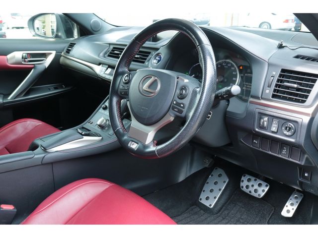 LEXUS CT200h