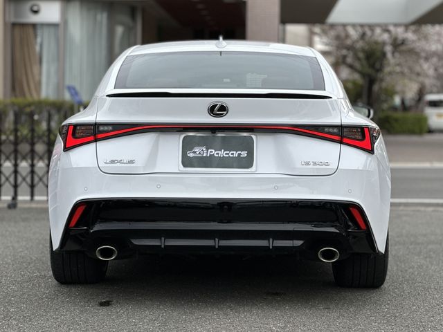 LEXUS IS300